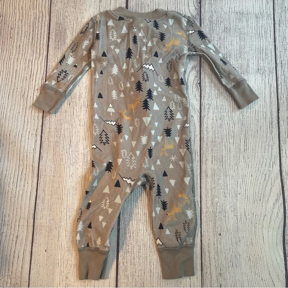 Hanna Andersson Grey Mountain & Forest Sleeper Size 60/3-6 months